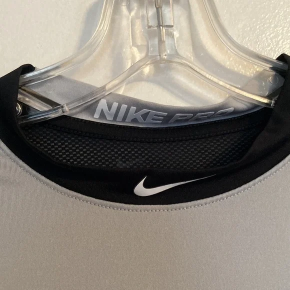 ♥️ Nike Pro Boy’s Dri-Fit Polyester/Spandex Top (size L) - Picture 4 of 8